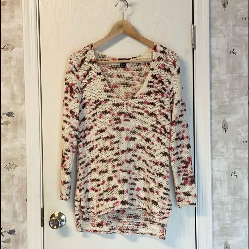 H & M  Pullover V neck  Sweater